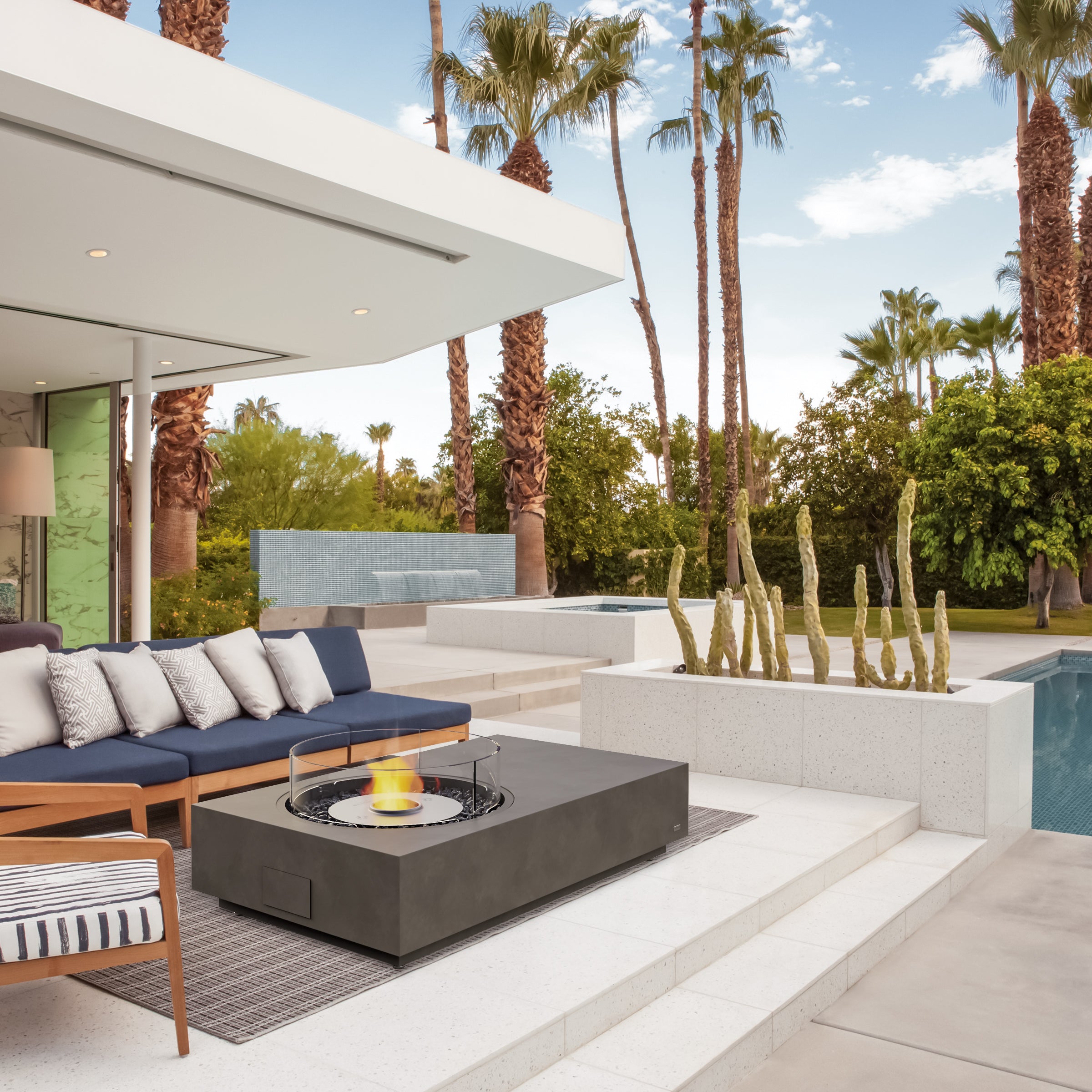 LARNACA FIRE PIT TABLE - ETHANOL
