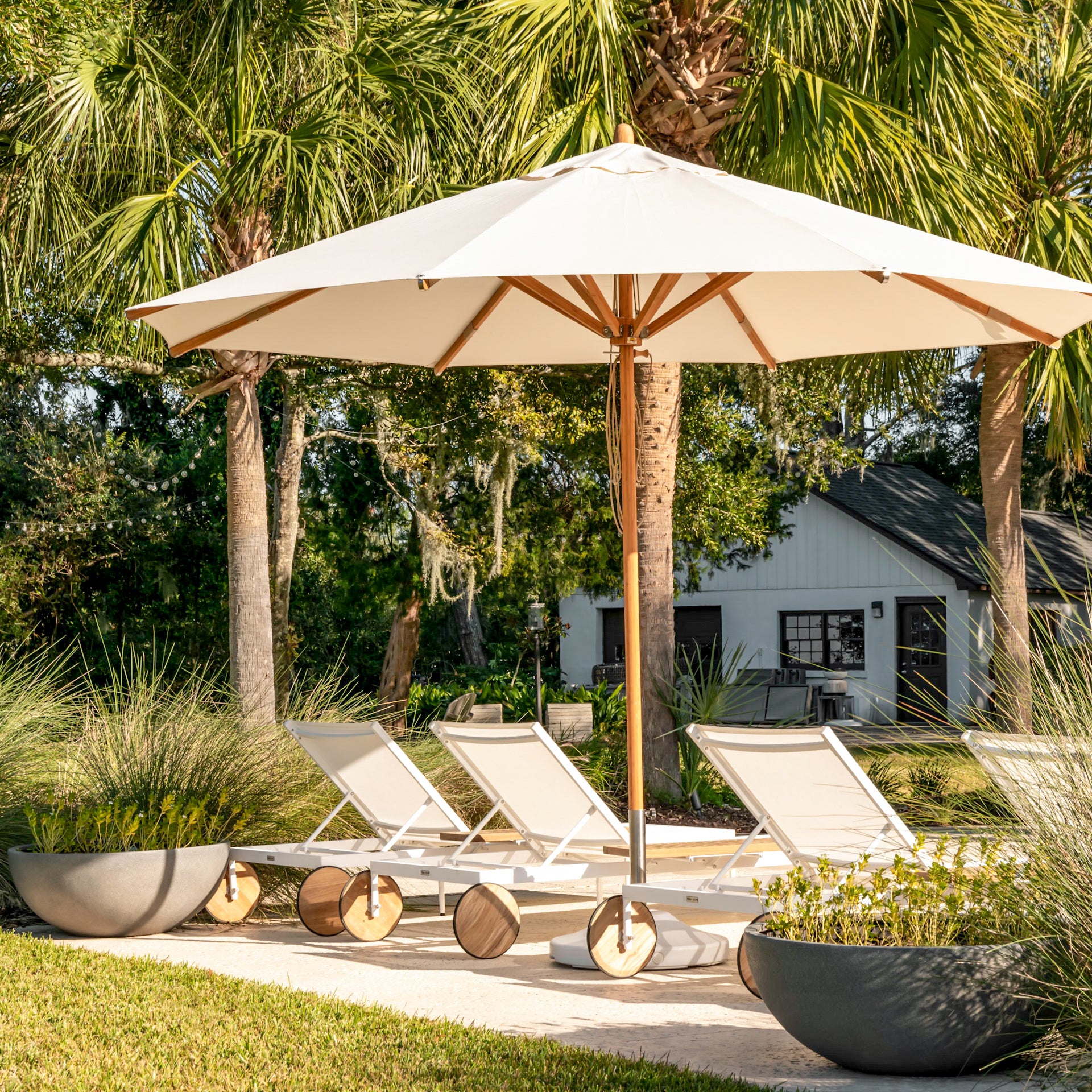 Levante Round Bamboo Umbrella