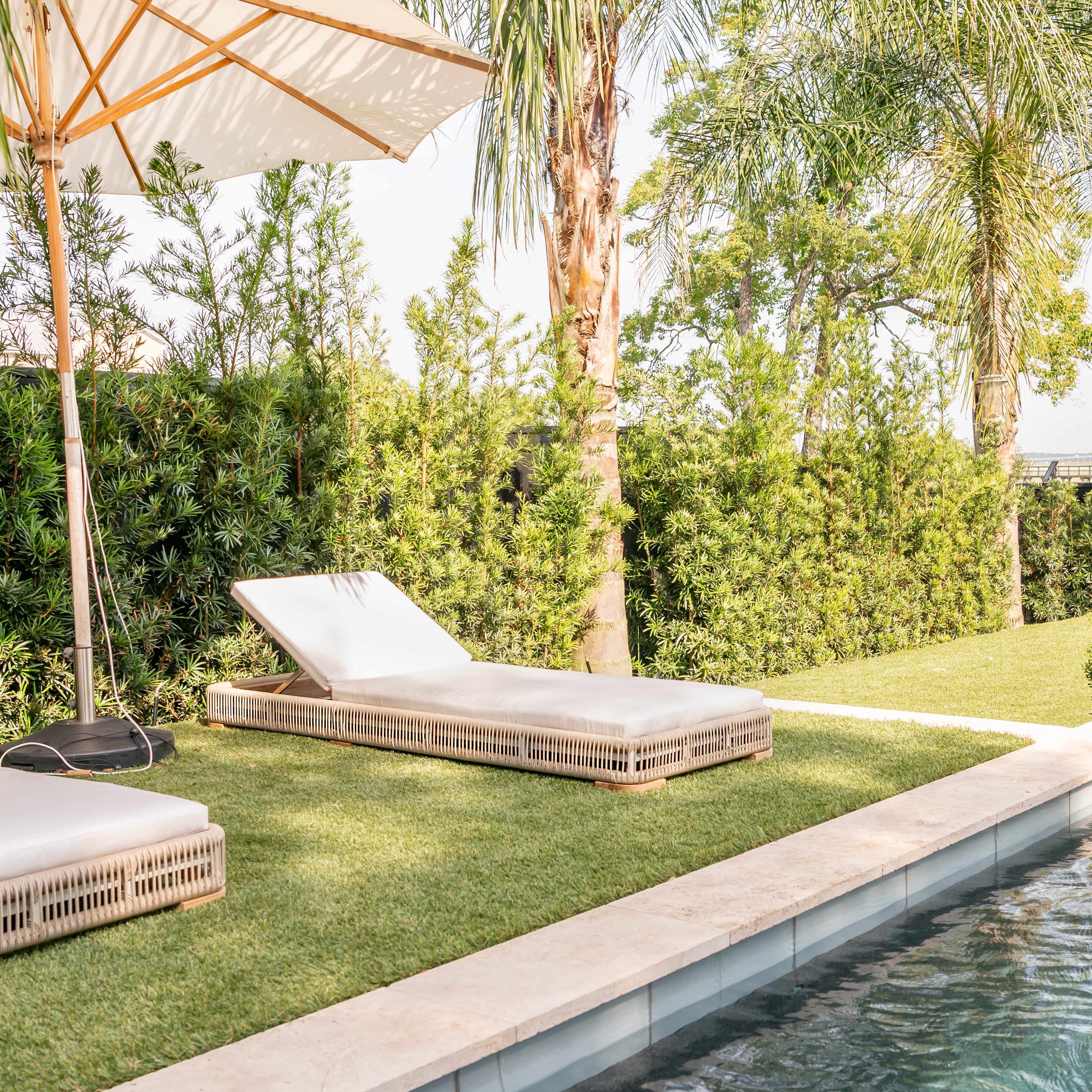 Dune Chaise Lounge