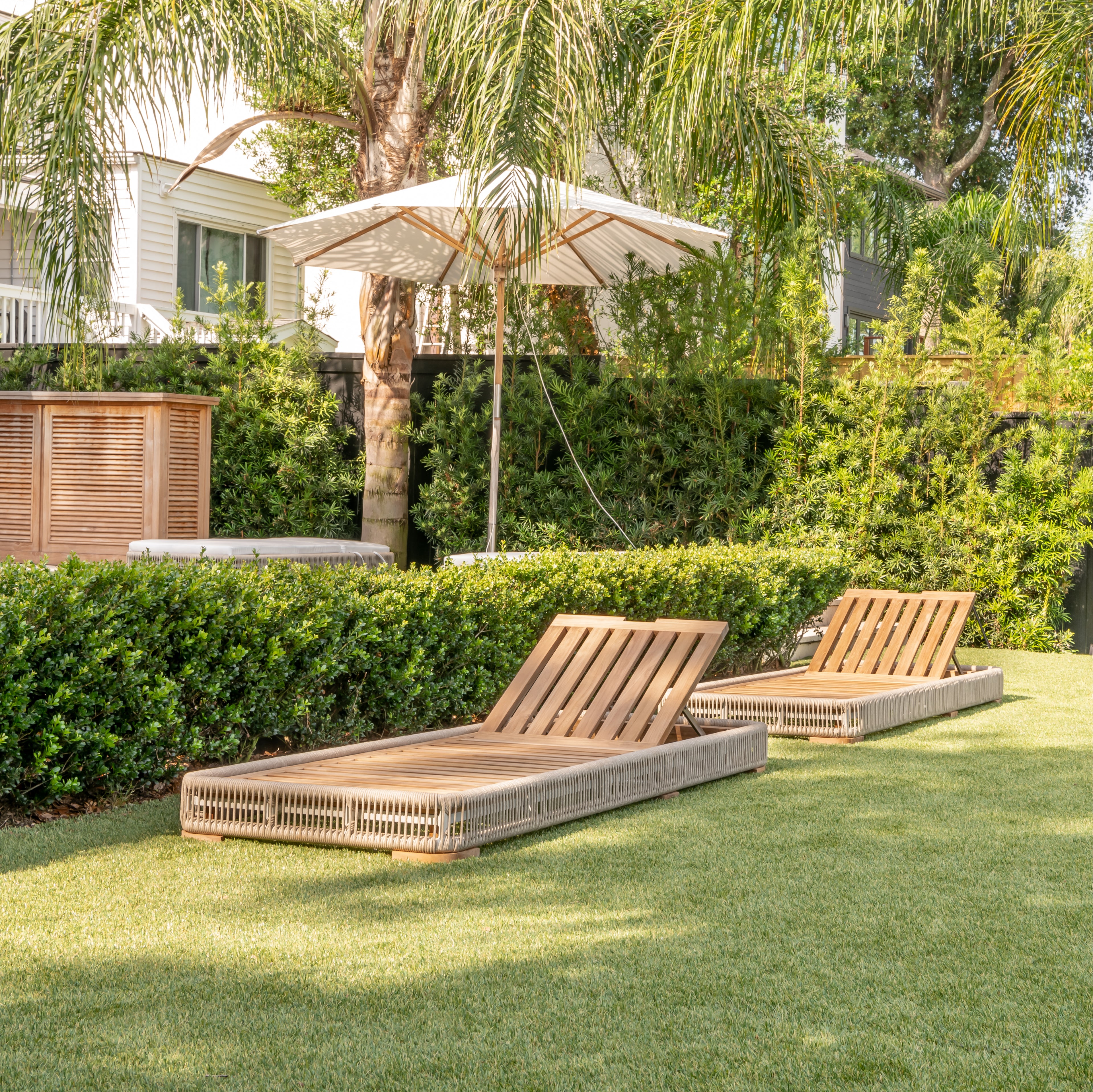 Dune Chaise Lounge