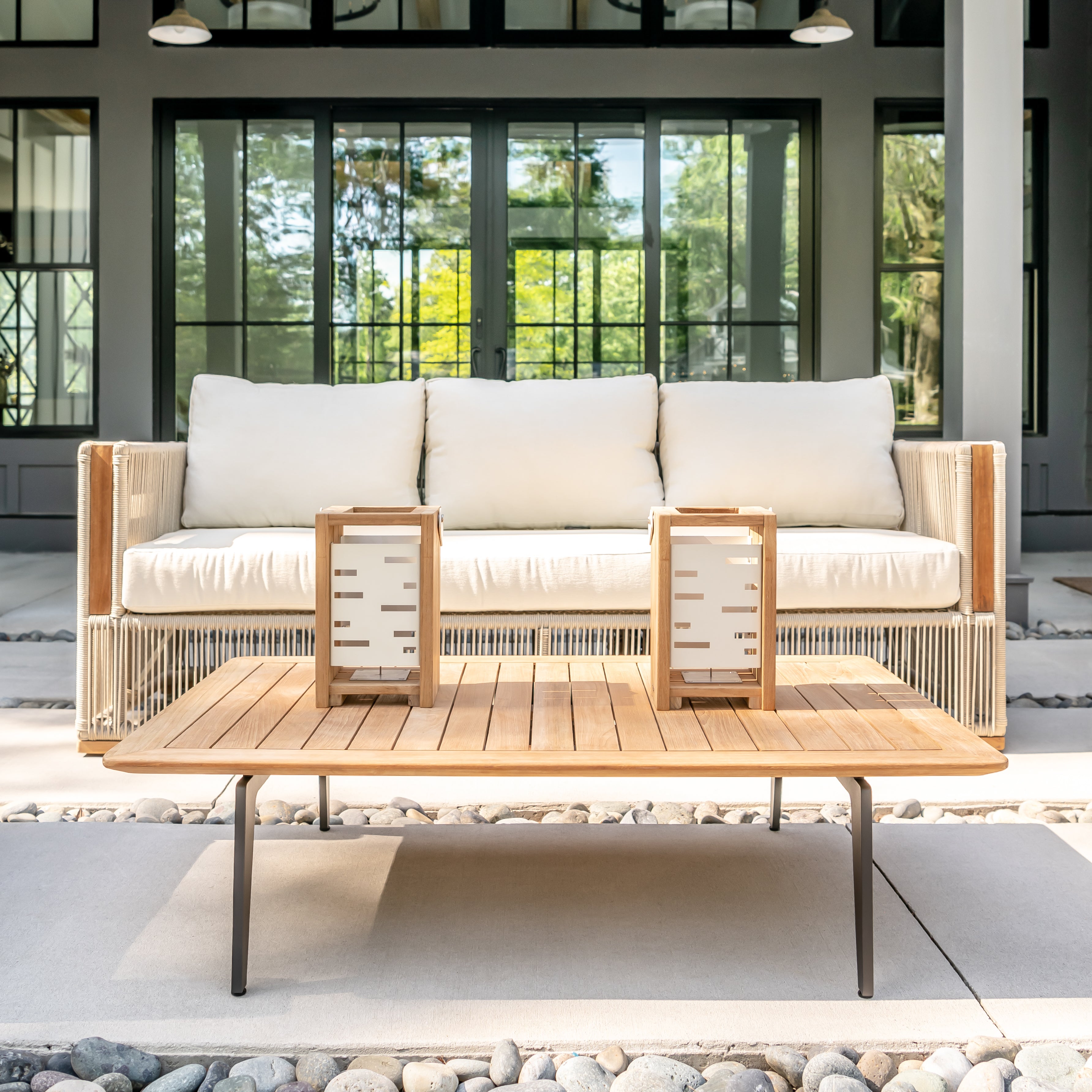 Barbados Chat Table