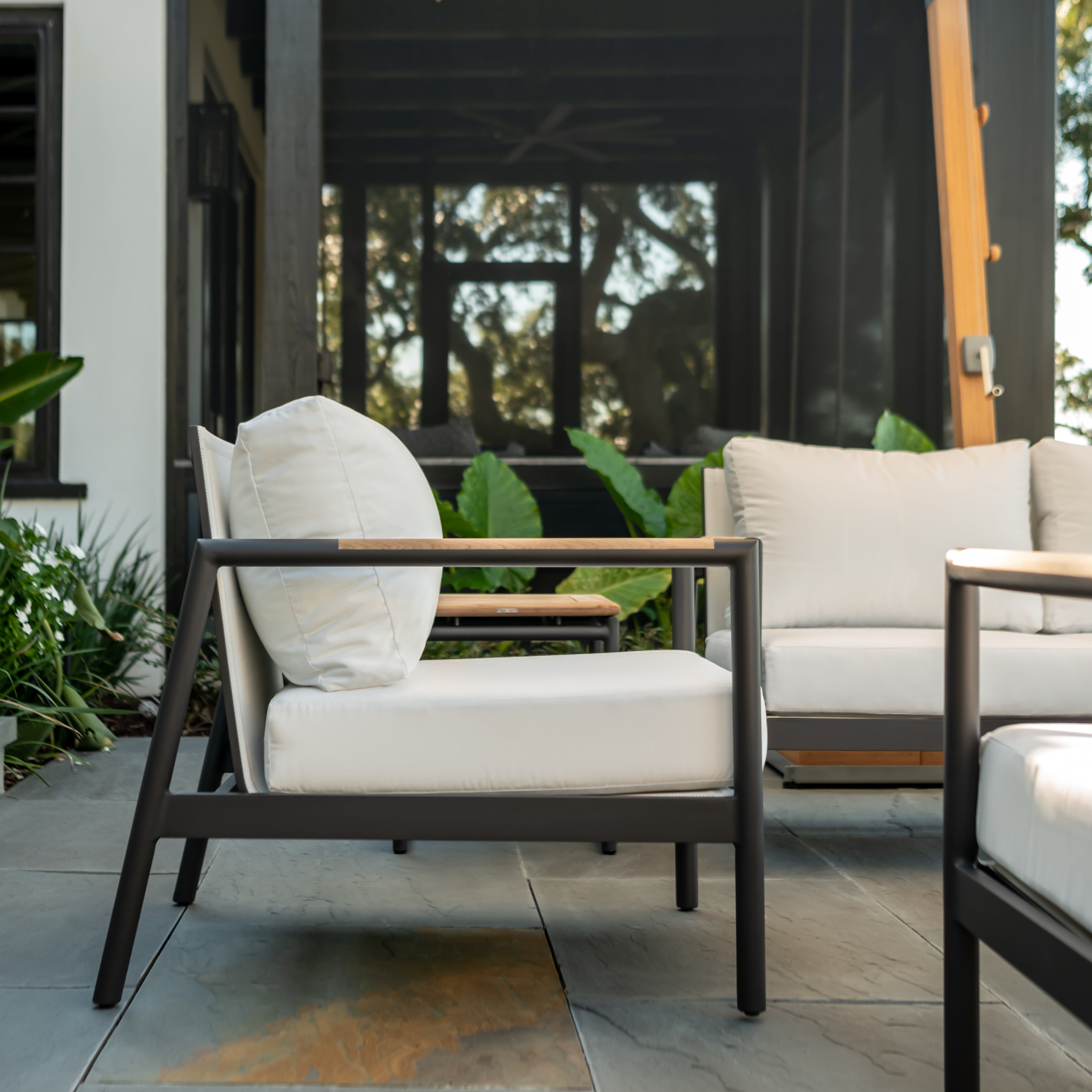 Paros Club Chair