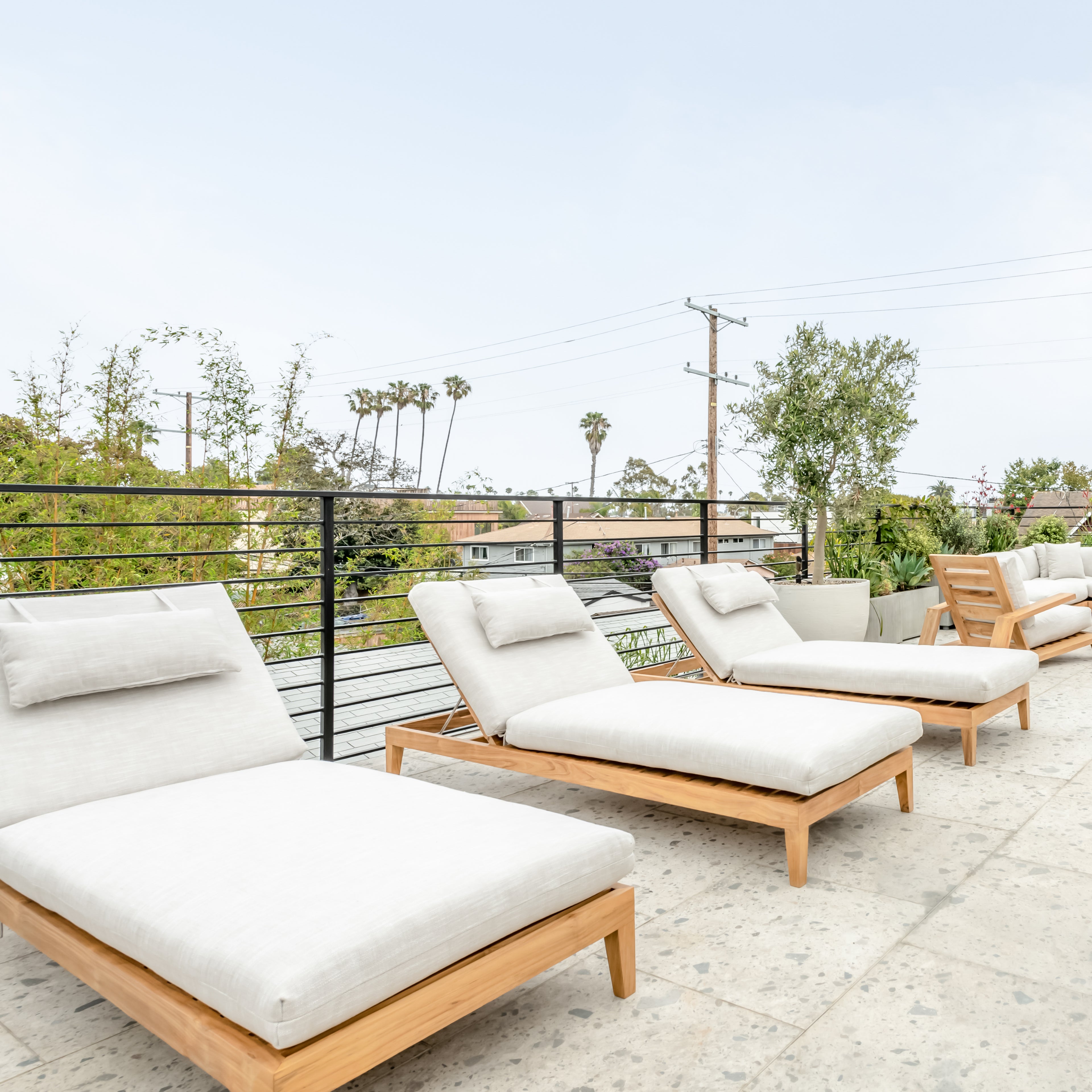 Monday Chaise Lounge