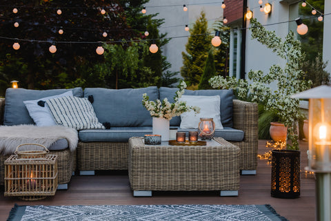 An image of an outdoor seating area that features LA style