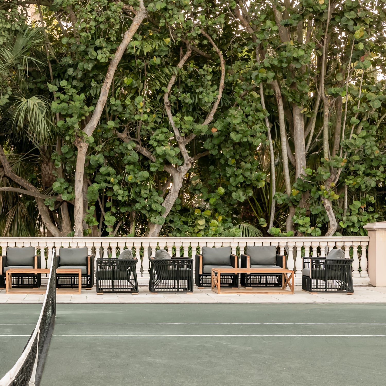 OUTDOOR LOUNGE SETS