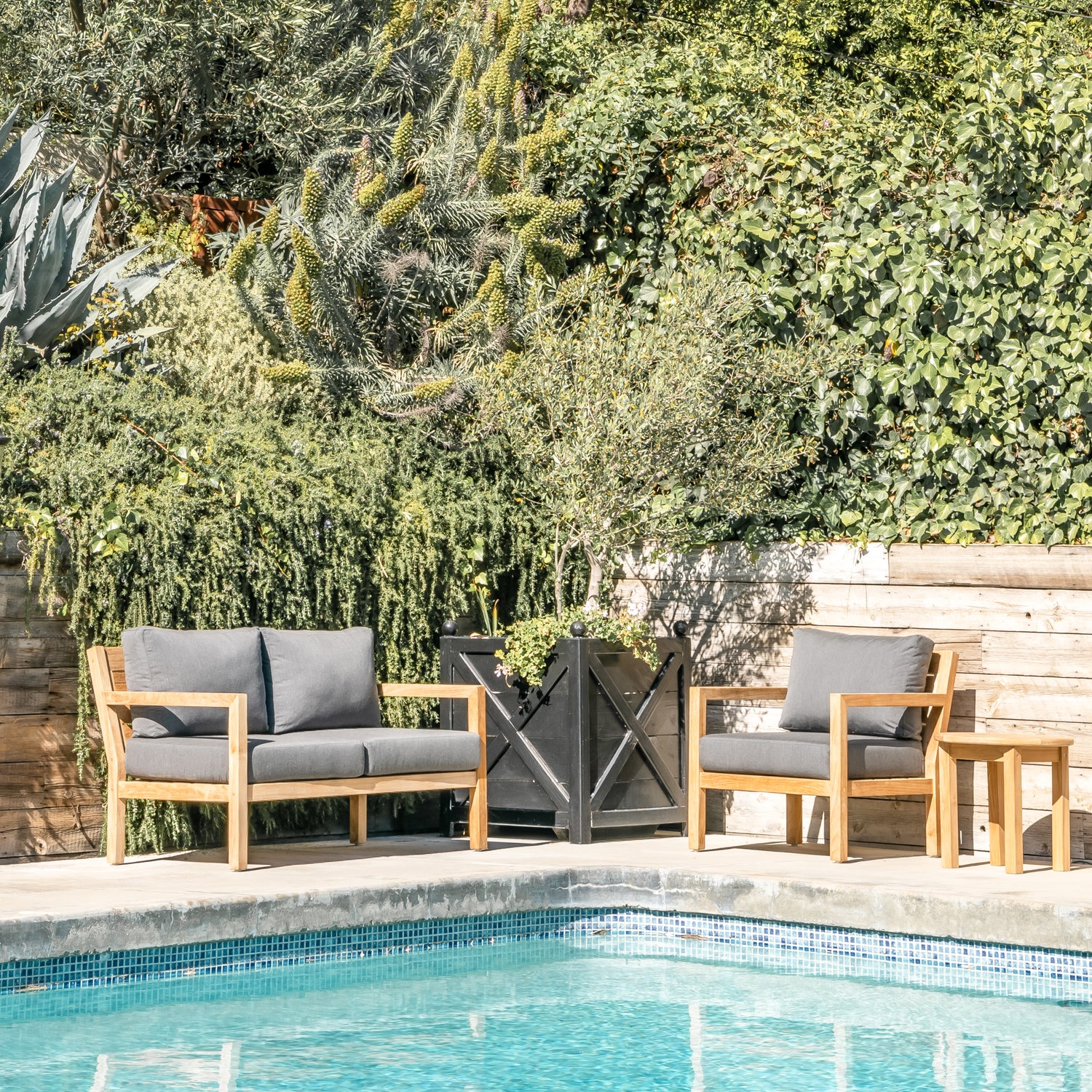 Long Island Round Side Table