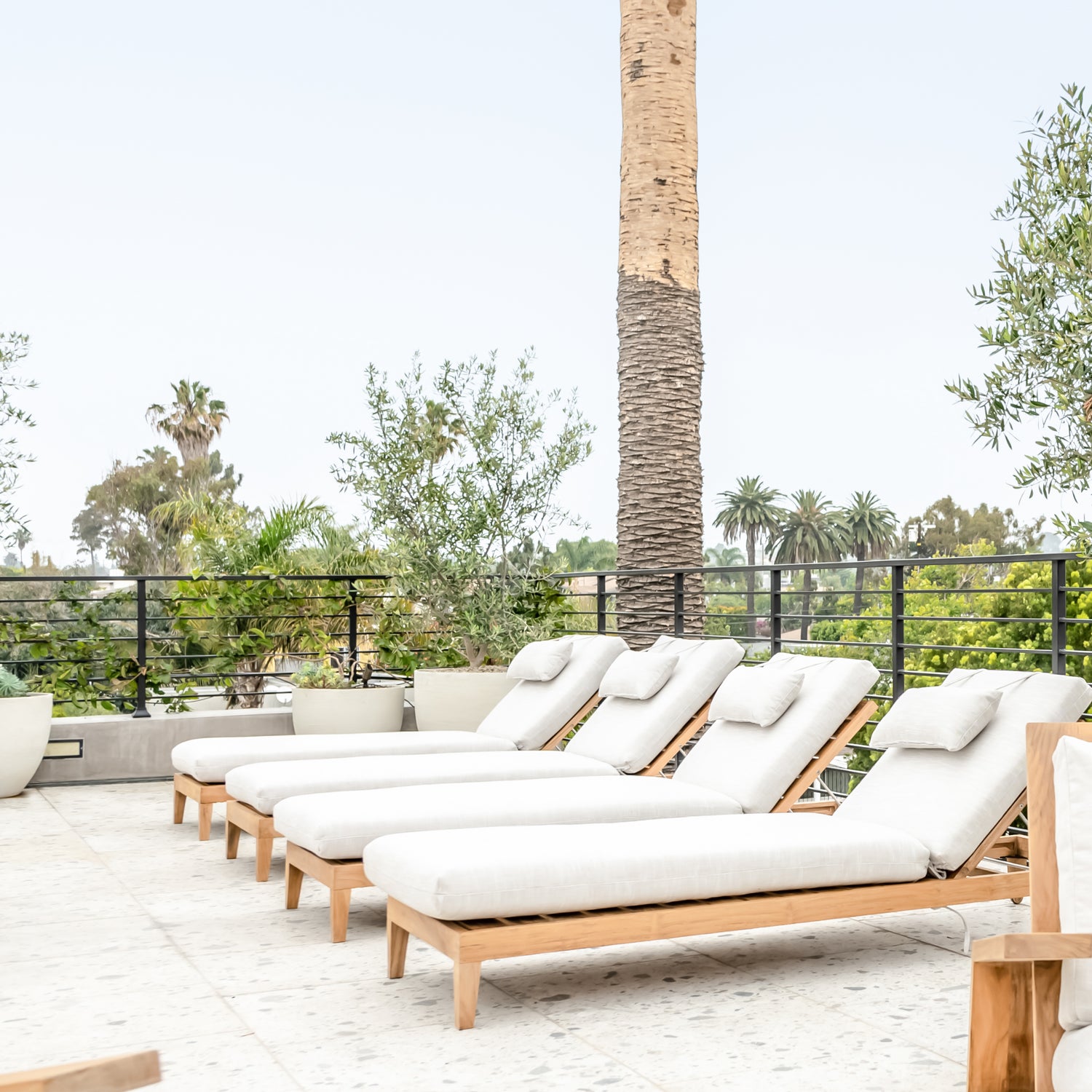 Monday Chaise Lounge